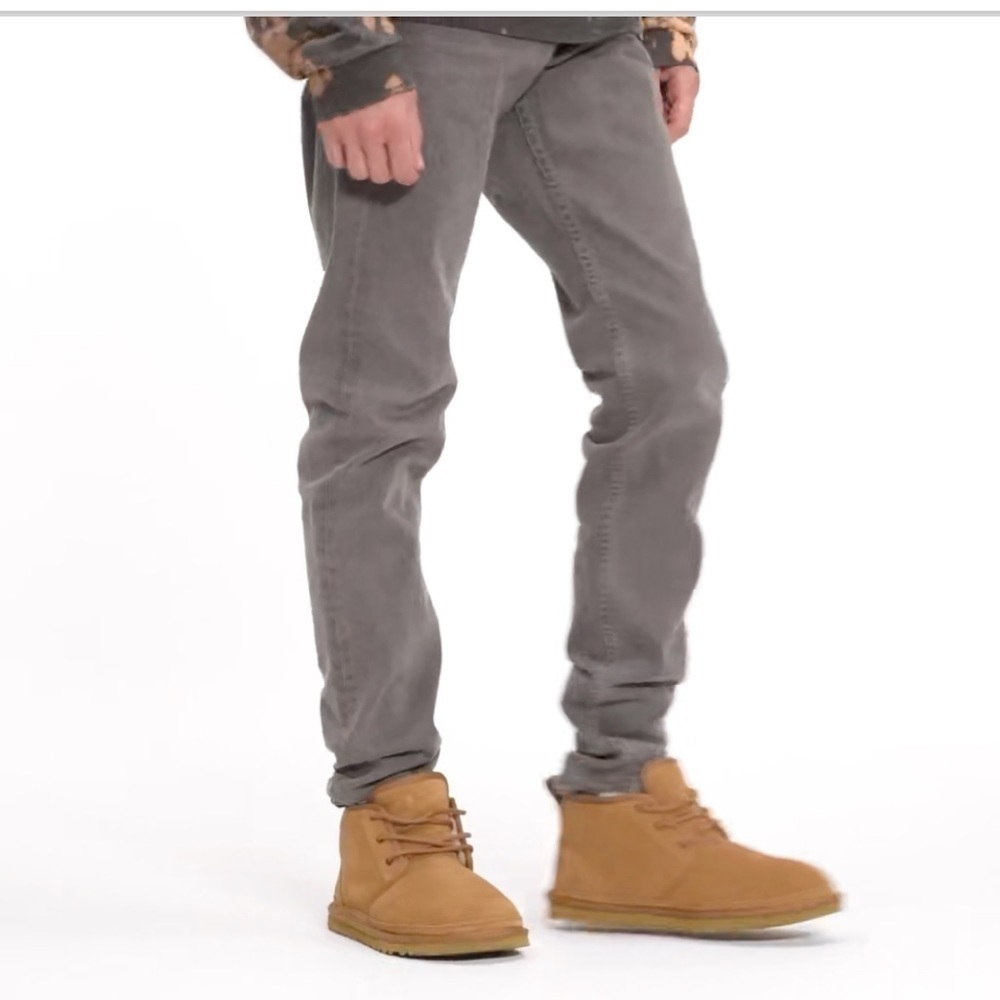 New UGG × Charcoal Neumel Chukka Suede in Chestnut Men's Sz 8